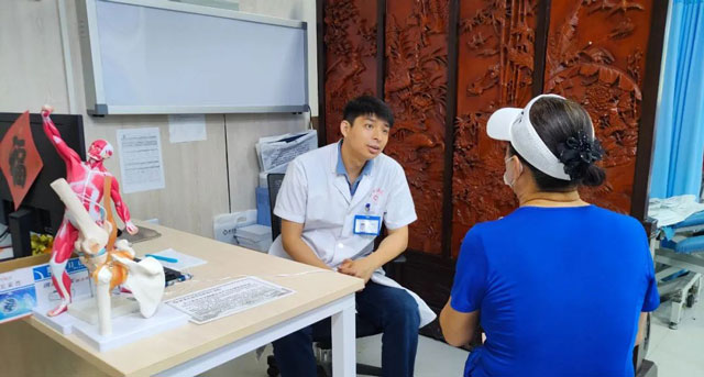 近日又有多位患者為我院骨傷科、中醫科、疼痛門診、婦科寫表揚信、送錦旗致謝！