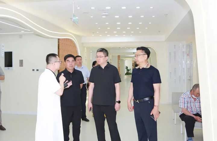 清源街道辦事處到博濟體檢中心（大興店）走訪調研